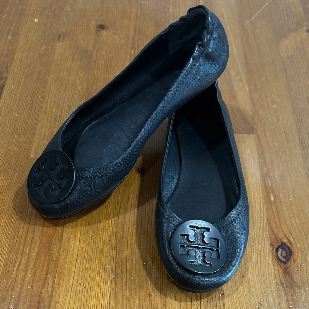 Tory Burch Black Leather Flats with Logo Size 5.5